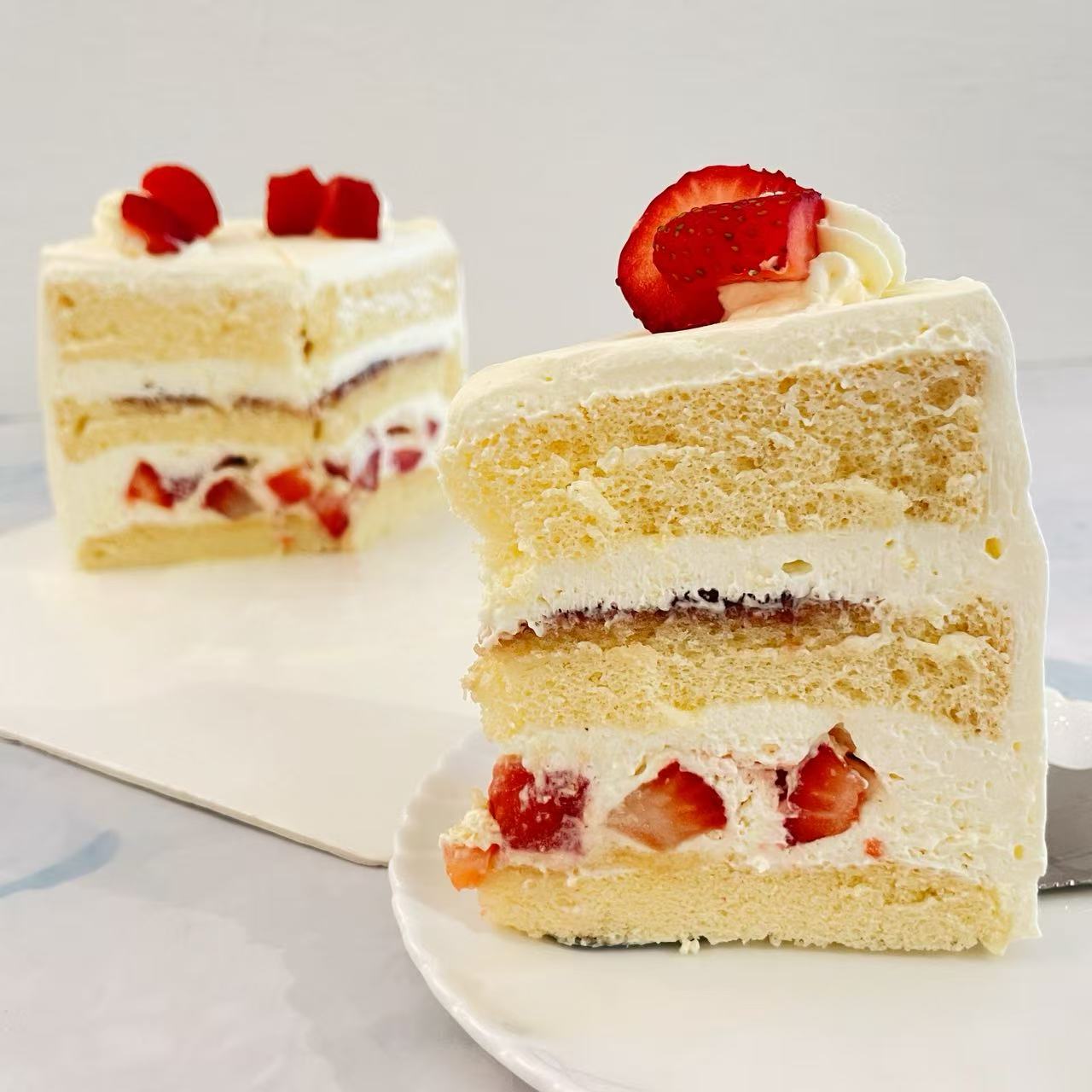 Little Strawberry Cake