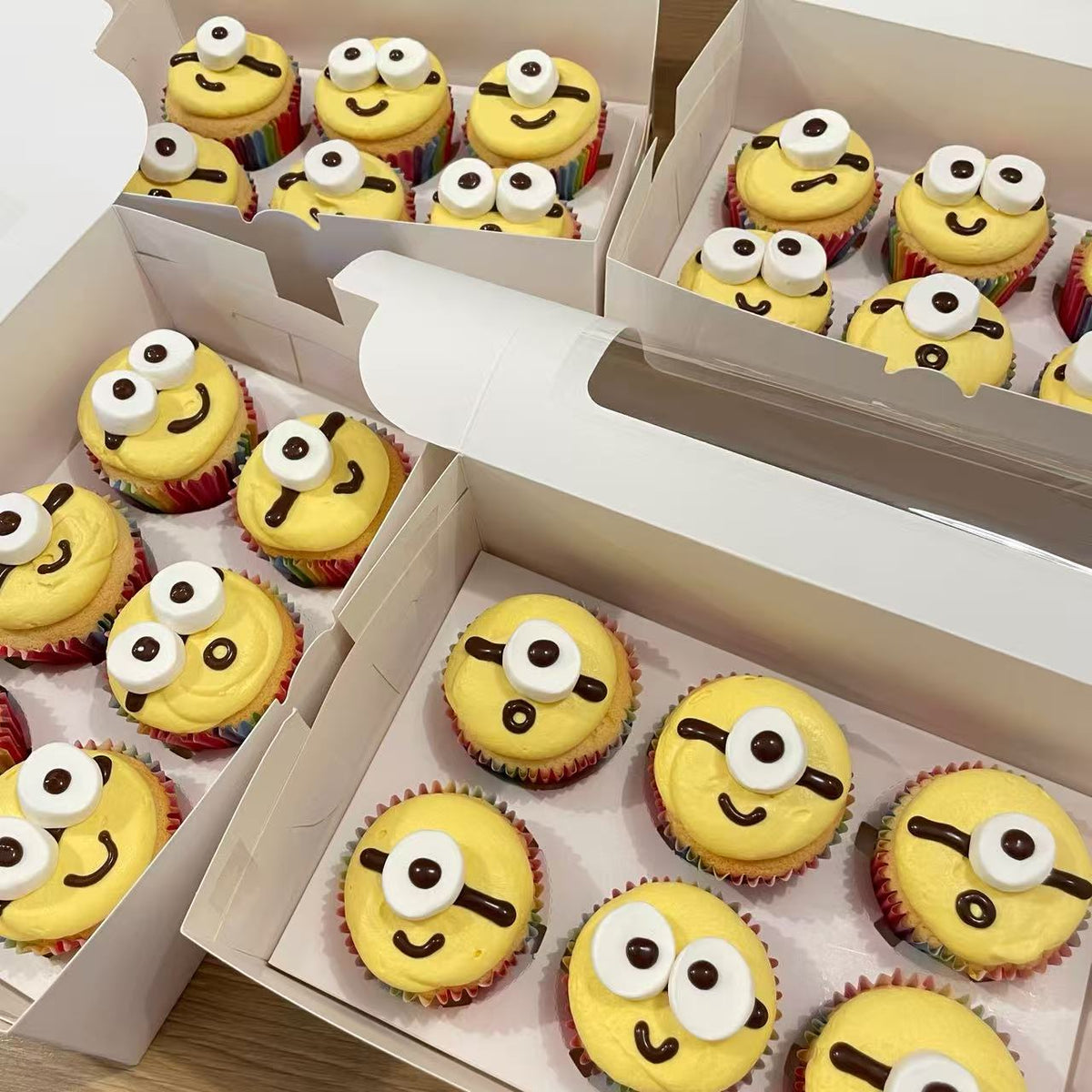 Minions Cupake
